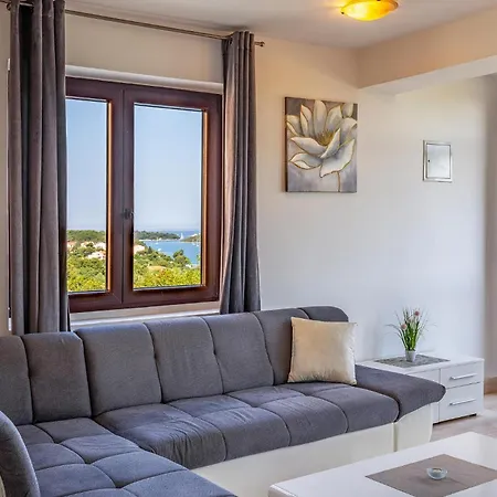 4 Bedroom Beautiful Home In Pula * Pula