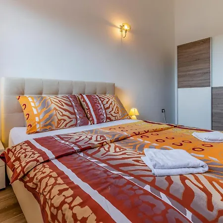 4 Bedroom Beautiful Home In Pula * Pula