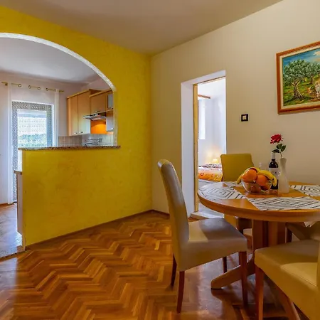 4 Bedroom Beautiful Home In Pula