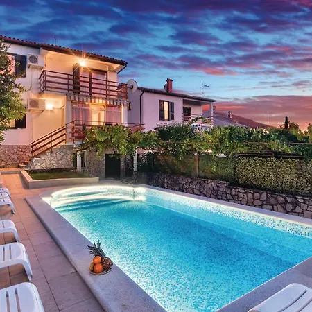 4 Bedroom Beautiful Home In Pula Pula