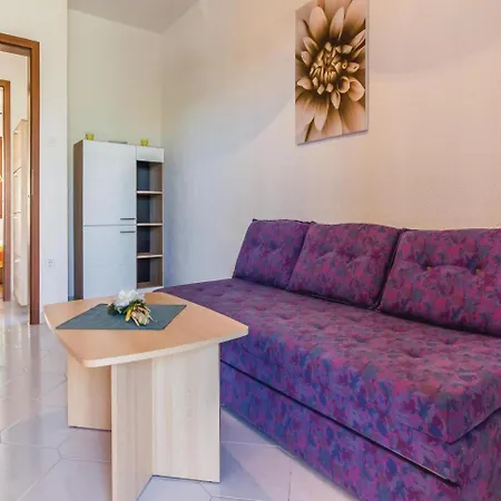 4 Bedroom Beautiful Home In Pula