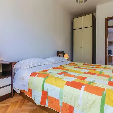 4 Bedroom Beautiful Home In Pula