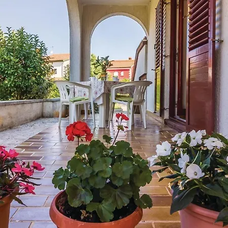 4 Bedroom Beautiful Home In Pula Pula